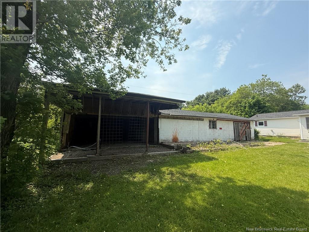 2 Bertha, Bouctouche, New Brunswick  E4S 2W6 - Photo 8 - NB120248