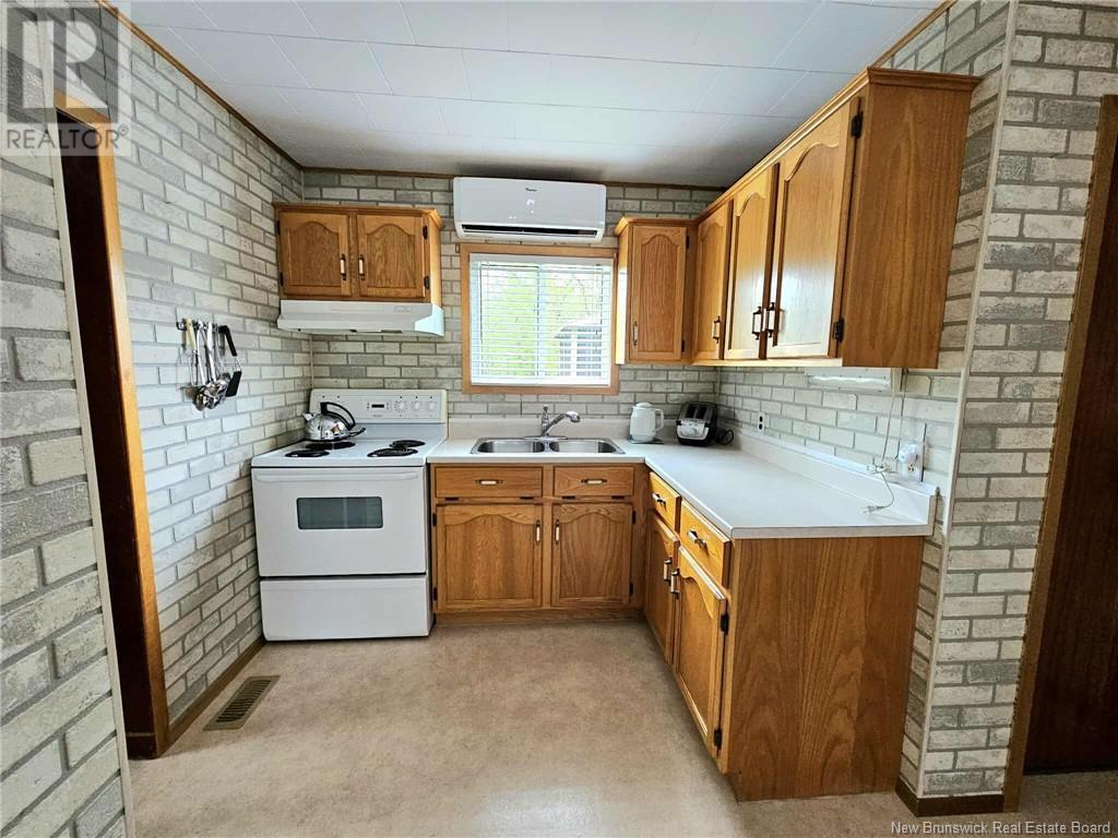 2625 Miramichi, Bathurst, New Brunswick  E2A 6K1 - Photo 15 - NB120531