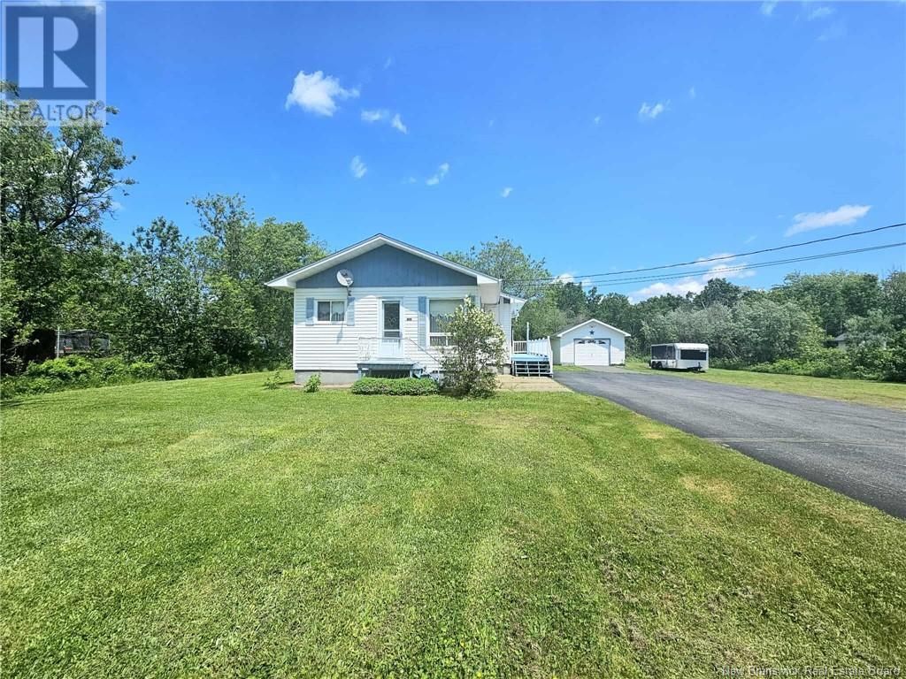2625 Miramichi, Bathurst, New Brunswick  E2A 6K1 - Photo 2 - NB120531