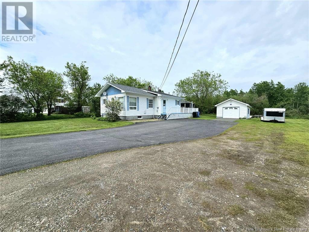 2625 Miramichi, Bathurst, New Brunswick  E2A 6K1 - Photo 3 - NB120531