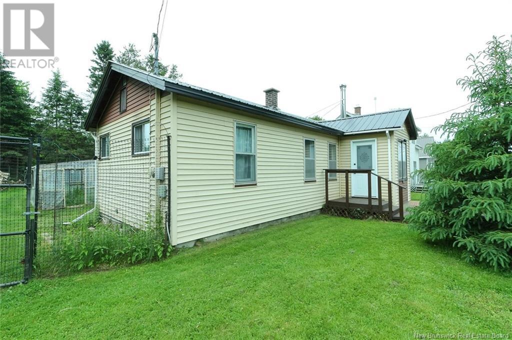 22 Smythe Street, Chipman, New Brunswick  E4A 2N7 - Photo 5 - NB120548