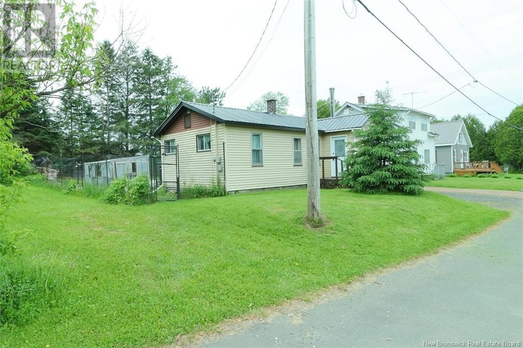 22 Smythe Street, Chipman, New Brunswick  E4A 2N7 - Photo 6 - NB120548