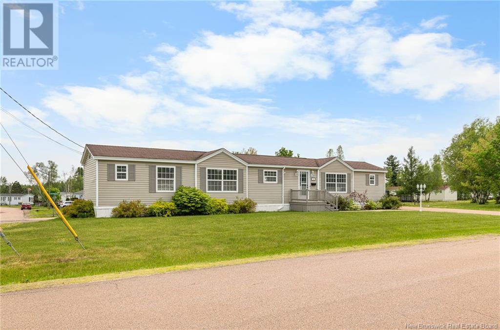 26 Blue Ash, Moncton, New Brunswick  E1H 3R3 - Photo 3 - NB120525