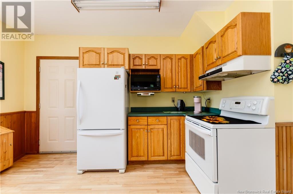 8390 Main Street, Alma, New Brunswick  E4H 1M3 - Photo 11 - NB120167