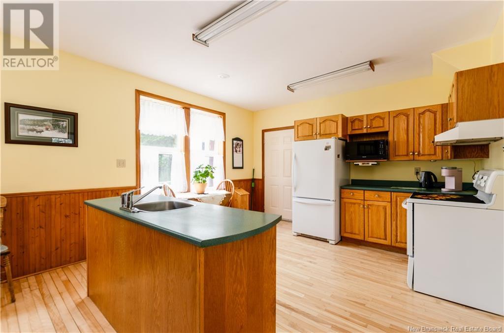 8390 Main Street, Alma, New Brunswick  E4H 1M3 - Photo 14 - NB120167