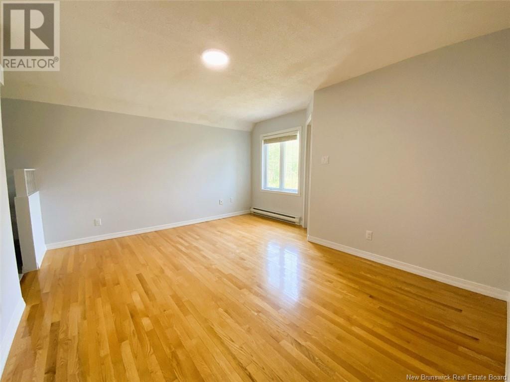 42 Thibaudeau Avenue, Edmundston, New Brunswick  E3V 4Z1 - Photo 7 - NB120573