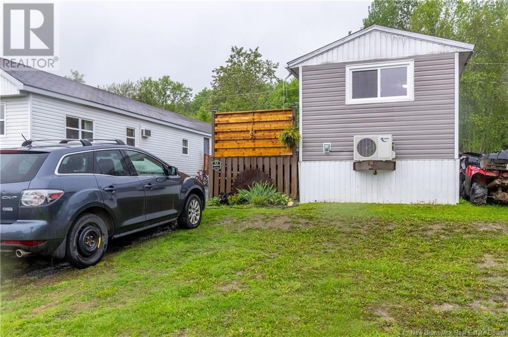 9 Chestnut Street, Woodstock, New Brunswick  E7M 1K4 - Photo 2 - NB120181