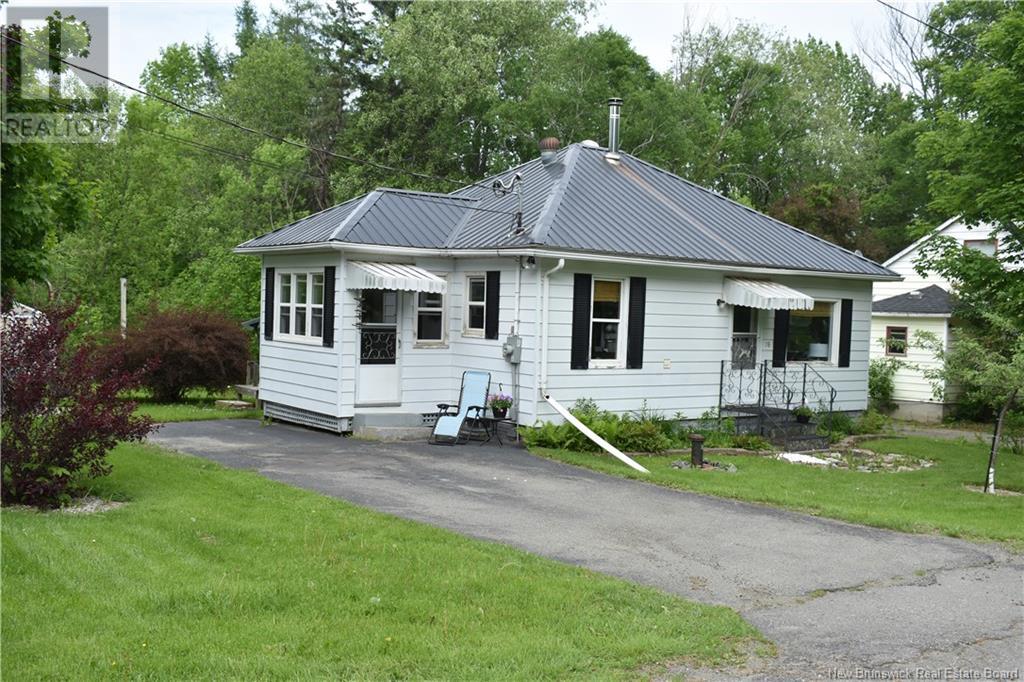 18 Elm Street, Canterbury, New Brunswick  E6G 1J9 - Photo 2 - NB120553