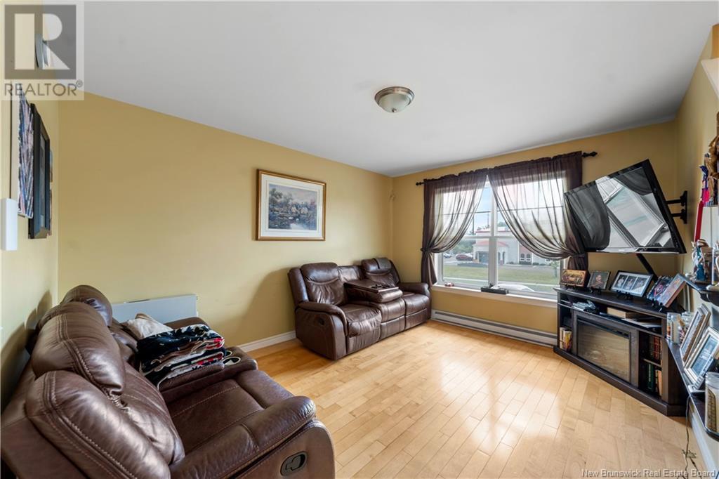 39 Sunshine Drive, Moncton, New Brunswick  E1G 2A3 - Photo 4 - NB120597