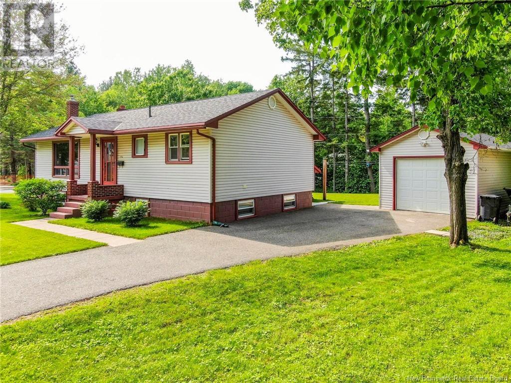 146 Hemlock Avenue, Fredericton, New Brunswick  E3A 1H1 - Photo 2 - NB119978