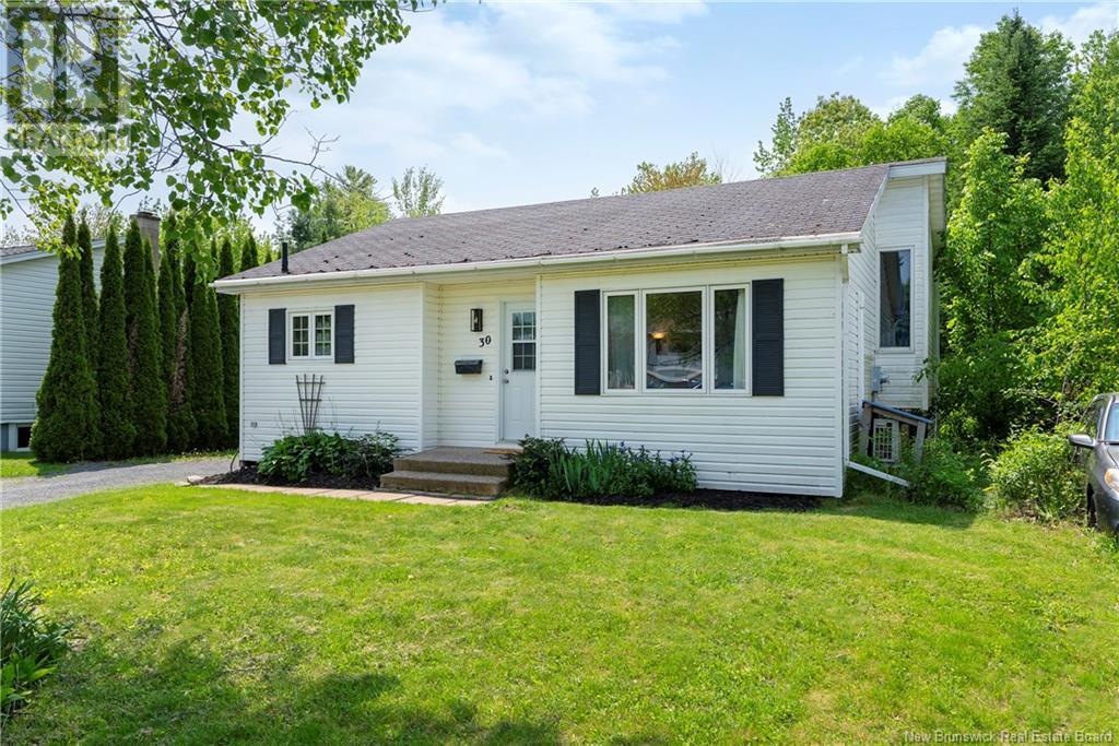 30 Finnamore Street, Oromocto, New Brunswick  E2V 2K1 - Photo 2 - NB120617