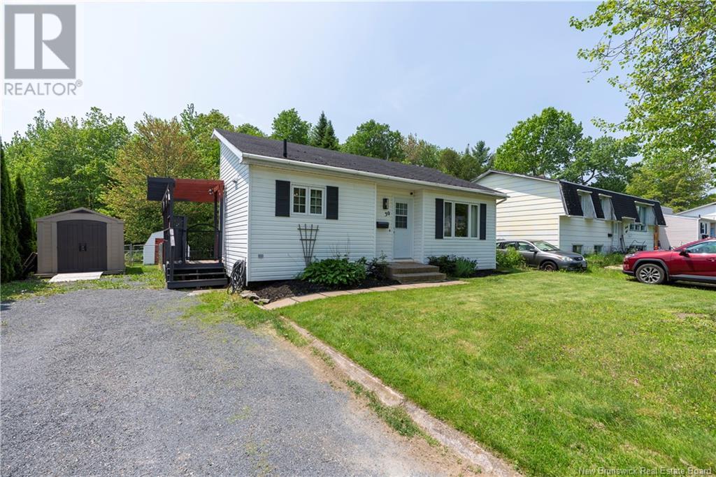 30 Finnamore Street, Oromocto, New Brunswick  E2V 2K1 - Photo 3 - NB120617