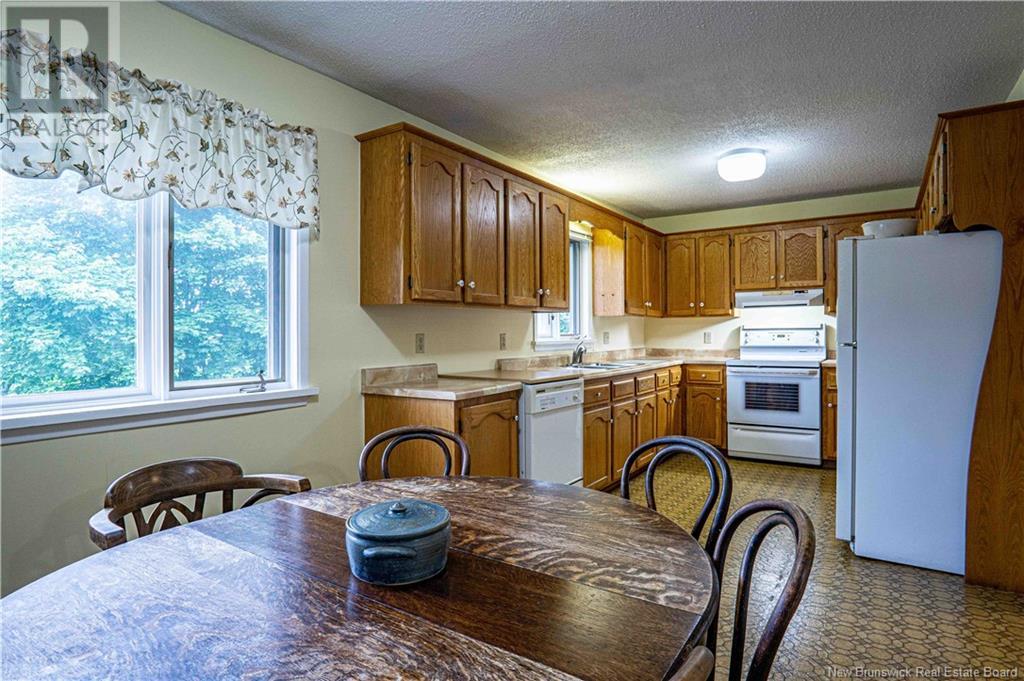 36 Macintosh Drive, New Maryland, New Brunswick  E3C 1B5 - Photo 13 - NB120653