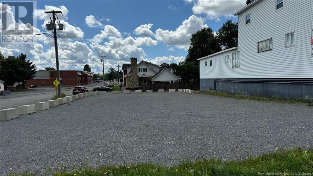 123 Broadway Boulevard, Grand-Sault/Grand Falls, New Brunswick