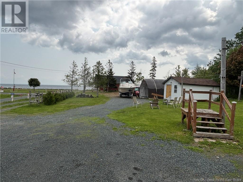 529 Rue Principale, Pointe-Verte, New Brunswick  E8J 3A2 - Photo 10 - NB120238