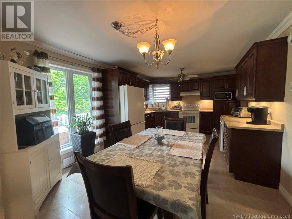 529 Rue Principale, Pointe-Verte, New Brunswick  E8J 3A2 - Photo 17 - NB120238