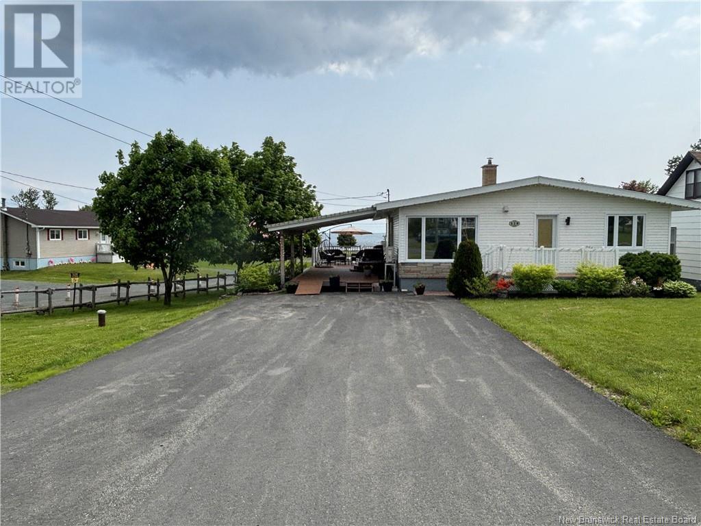529 Rue Principale, Pointe-Verte, New Brunswick  E8J 3A2 - Photo 2 - NB120238