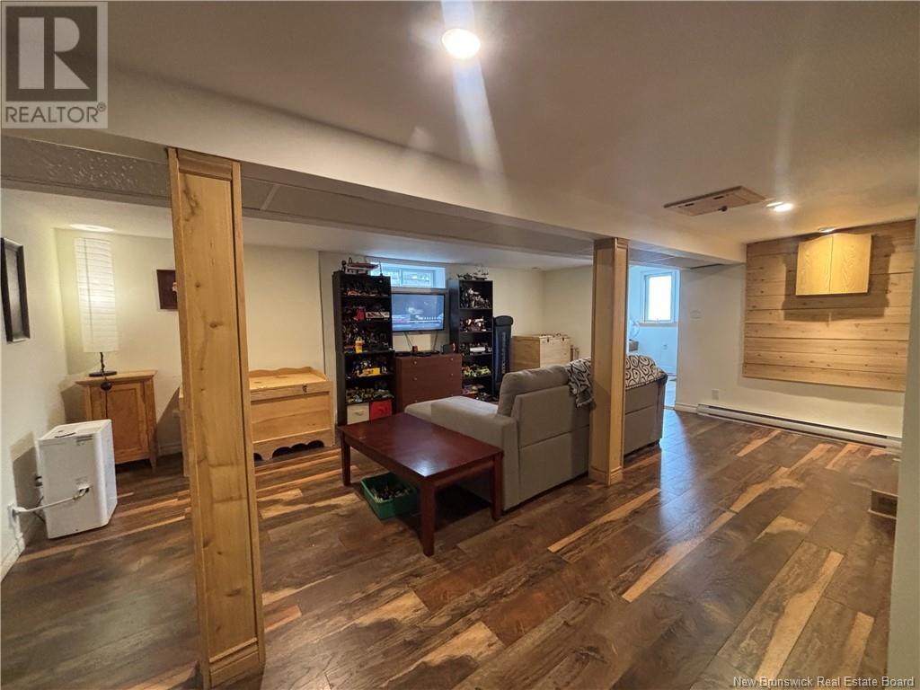 529 Rue Principale, Pointe-Verte, New Brunswick  E8J 3A2 - Photo 25 - NB120238