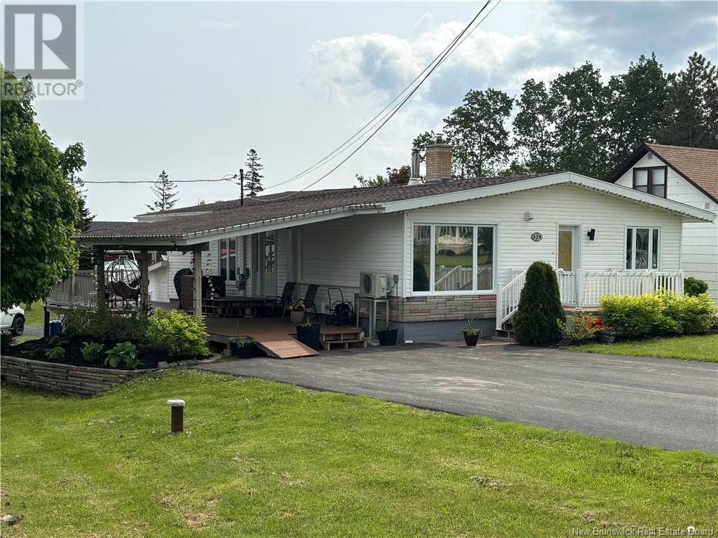 529 Rue Principale, Pointe-Verte, New Brunswick  E8J 3A2 - Photo 3 - NB120238