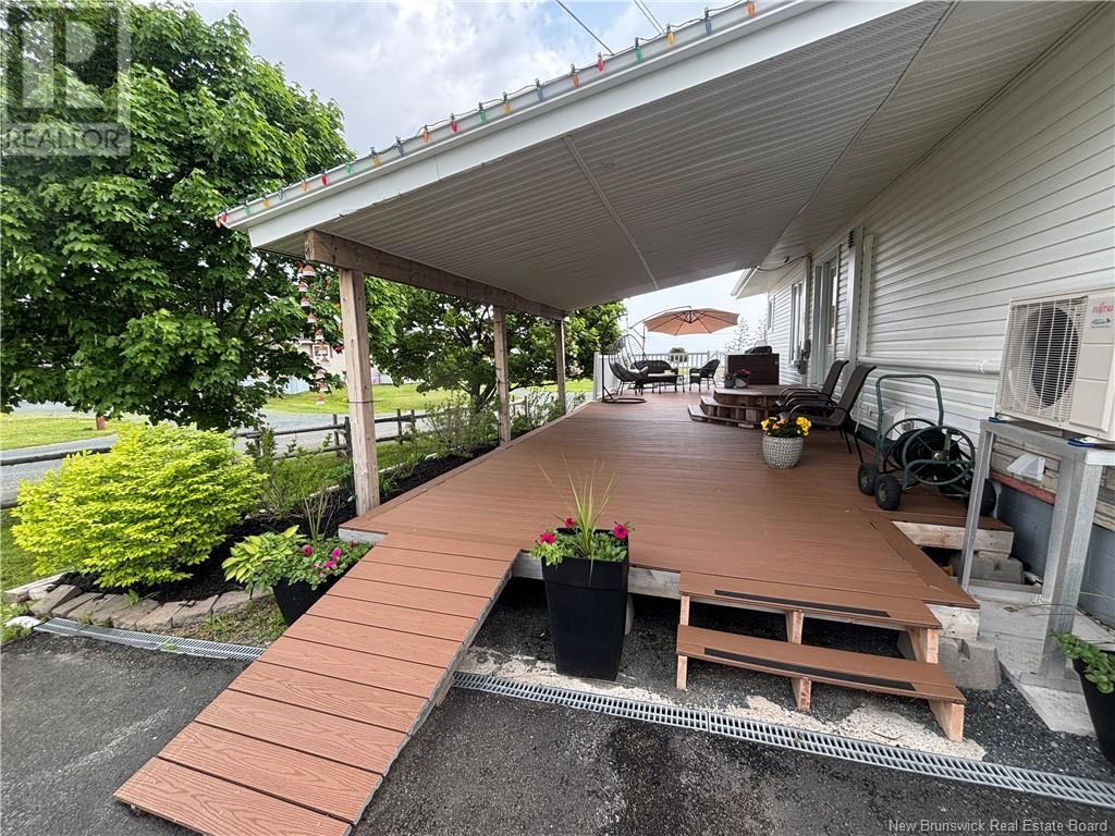 529 Rue Principale, Pointe-Verte, New Brunswick  E8J 3A2 - Photo 4 - NB120238