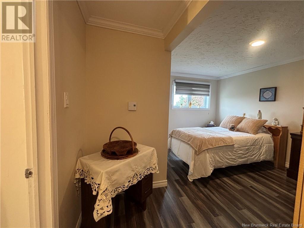 529 Rue Principale, Pointe-Verte, New Brunswick  E8J 3A2 - Photo 47 - NB120238