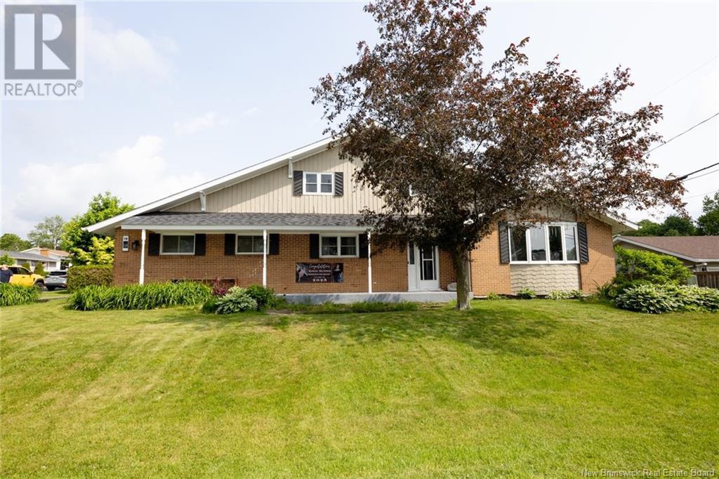 126 Kirkpatrick Street, Woodstock, New Brunswick  E7M 2A9 - Photo 3 - NB120699