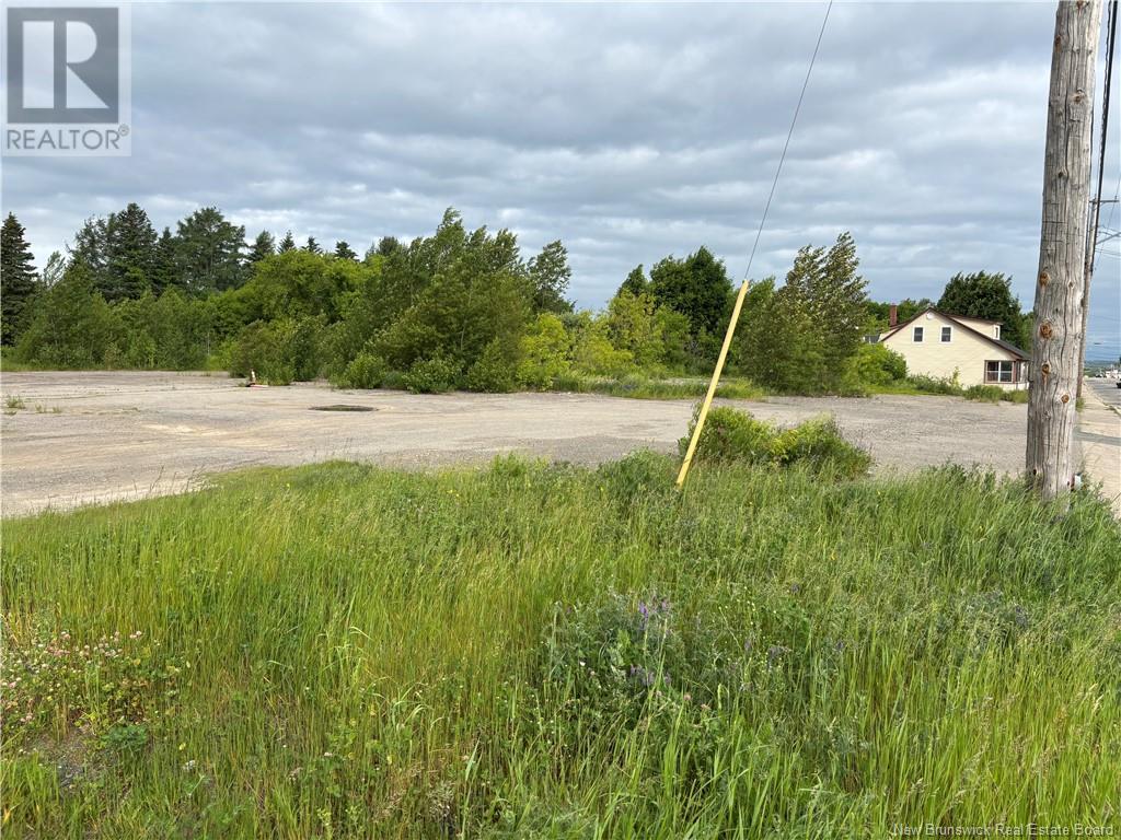 1680 Miramichi Avenue, Bathurst, New Brunswick  E2A 2T1 - Photo 12 - NB120635