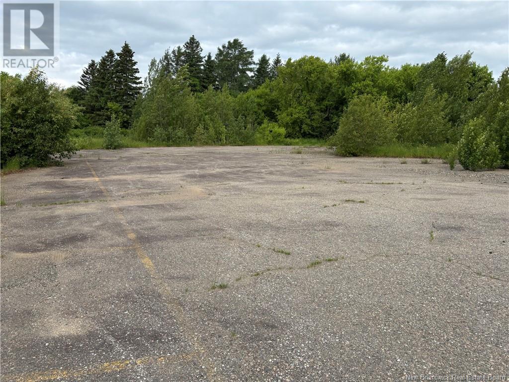 1680 Miramichi Avenue, Bathurst, New Brunswick  E2A 2T1 - Photo 5 - NB120635