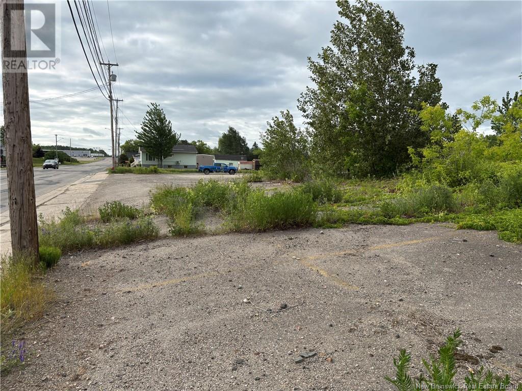 1680 Miramichi Avenue, Bathurst, New Brunswick  E2A 2T1 - Photo 9 - NB120635