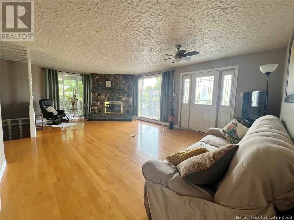 10 Labrie Street, Saint-Quentin, New Brunswick  E8A 1S1 - Photo 4 - NB120554