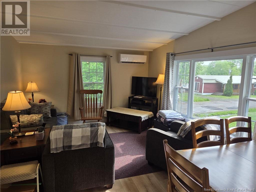 318 Governor Lane, Fredericton, New Brunswick  E3B 7K9 - Photo 3 - NB120693