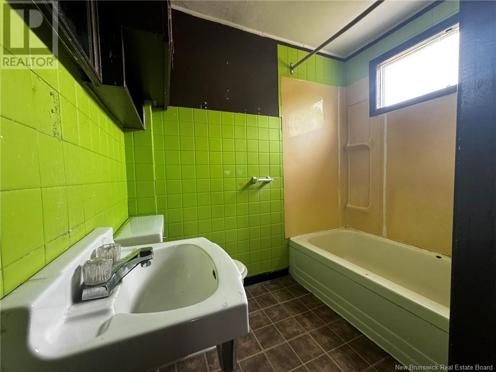 285 Wellington Street, Miramichi, New Brunswick  E1N 1N9 - Photo 18 - NB120623