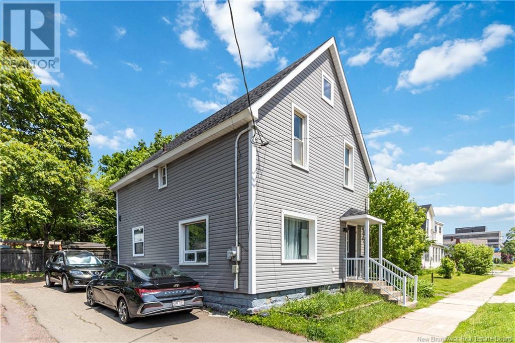 189 Gordon Street, Moncton, New Brunswick  E1C 1N3 - Photo 2 - NB120730