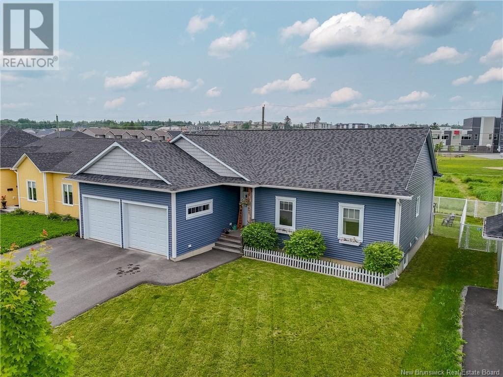 699 Mcevoy Street, Fredericton, New Brunswick  E3A 3B8 - Photo 3 - NB120113