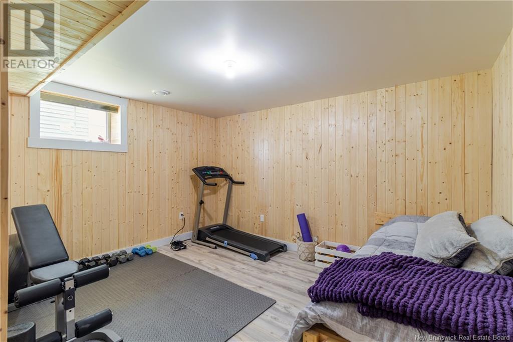 699 Mcevoy Street, Fredericton, New Brunswick  E3A 3B8 - Photo 36 - NB120113