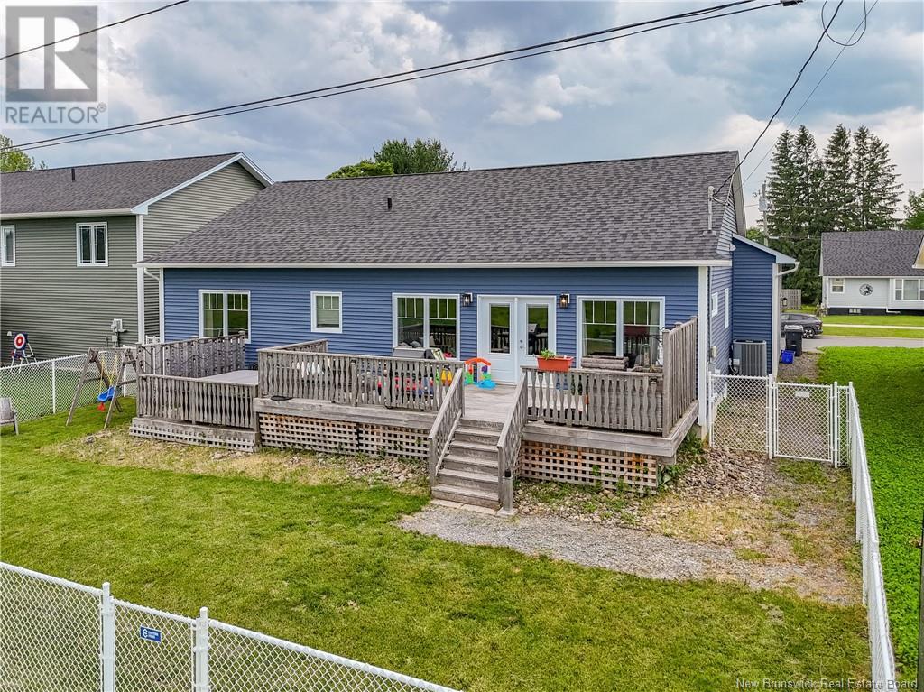 699 Mcevoy Street, Fredericton, New Brunswick  E3A 3B8 - Photo 45 - NB120113