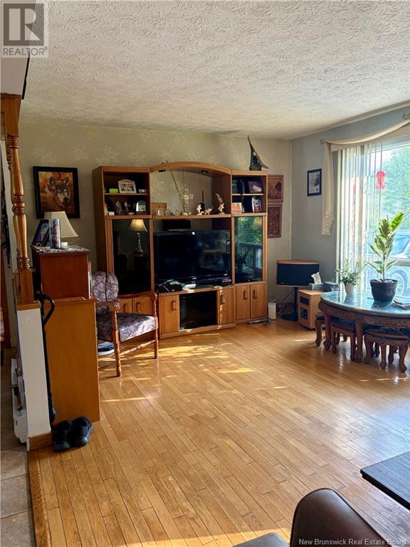 869 Victoria Street, Edmundston, New Brunswick  E3V 3T4 - Photo 3 - NB120851