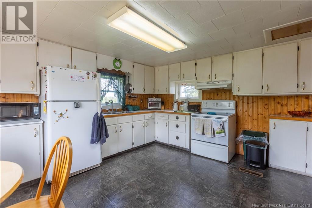 74 Crossman Road, Sackville, New Brunswick  E4L 3V7 - Photo 4 - NB120839