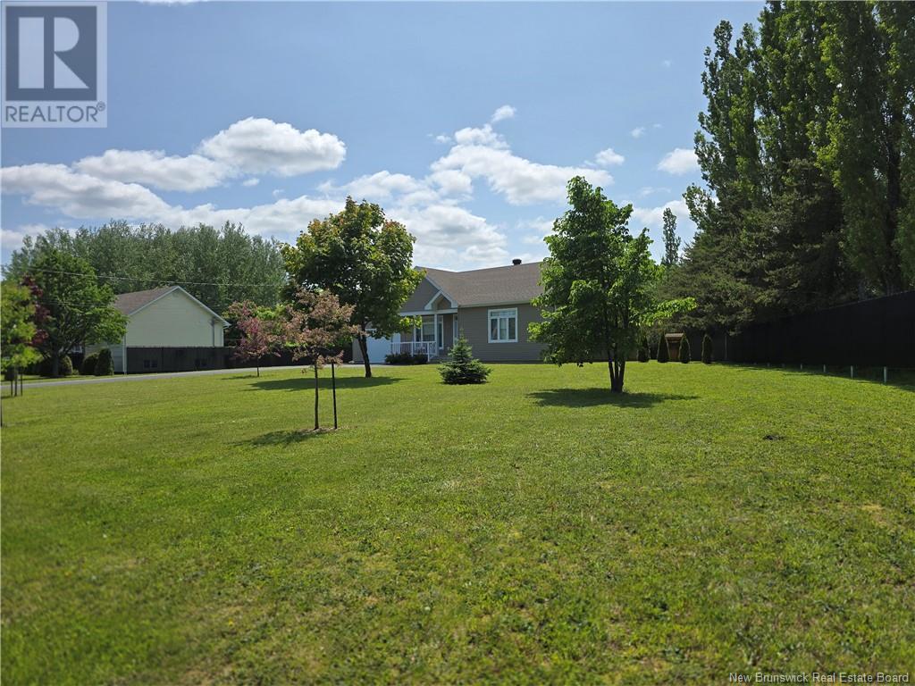 278 Principale, Pointe-Verte, New Brunswick  E8J 2W8 - Photo 3 - NB120821