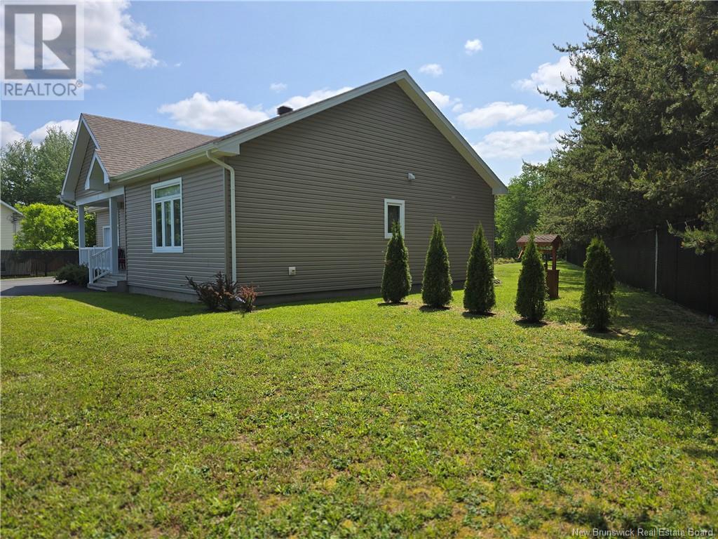 278 Principale, Pointe-Verte, New Brunswick  E8J 2W8 - Photo 8 - NB120821