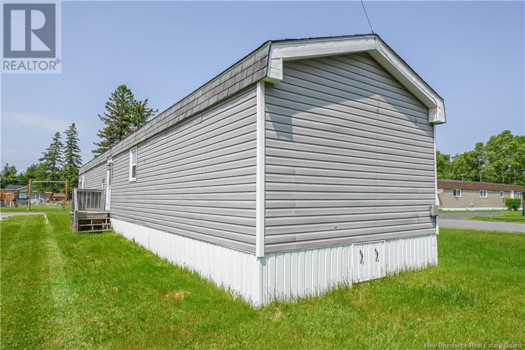 70 Rue Du Parc Street, Caraquet, New Brunswick  E1W 1A7 - Photo 4 - NB120870