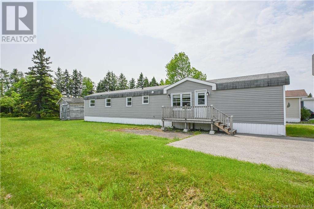 70 Rue Du Parc Street, Caraquet, New Brunswick  E1W 1A7 - Photo 7 - NB120870