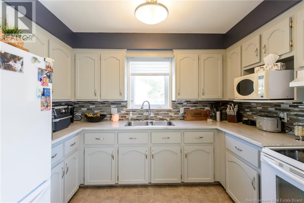 16 Eveleigh Court, Saint John, New Brunswick  E2J 4K1 - Photo 12 - NB120827