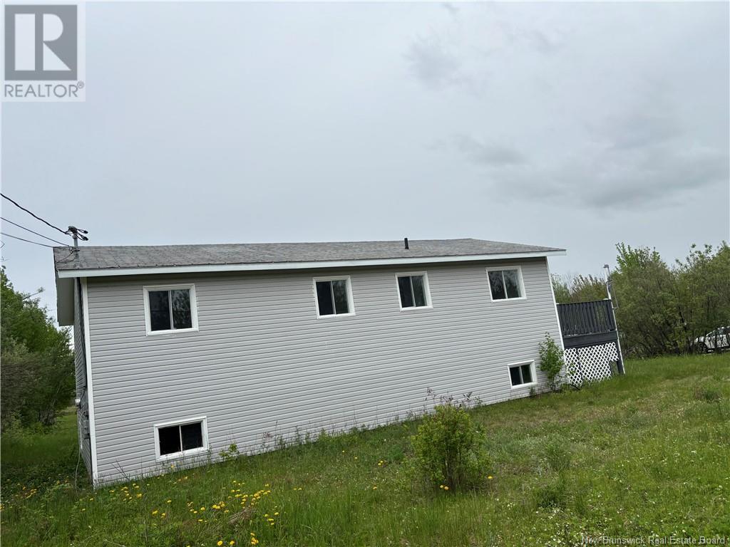 17 Poirier, Bathurst, New Brunswick  E8L 1V5 - Photo 5 - NB120219