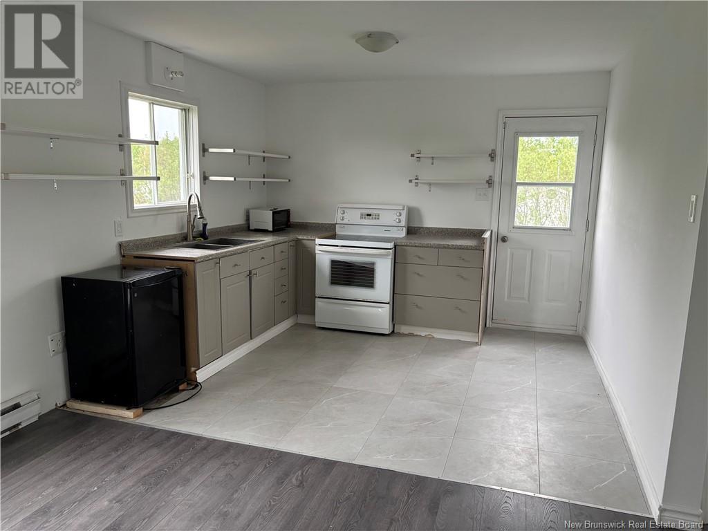17 Poirier, Bathurst, New Brunswick  E8L 1V5 - Photo 7 - NB120219