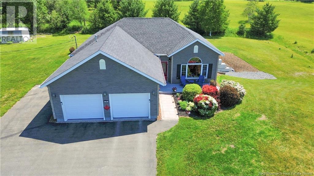 10 Hannover Street, Grafton, New Brunswick  E7N 2A7 - Photo 3 - NB120854
