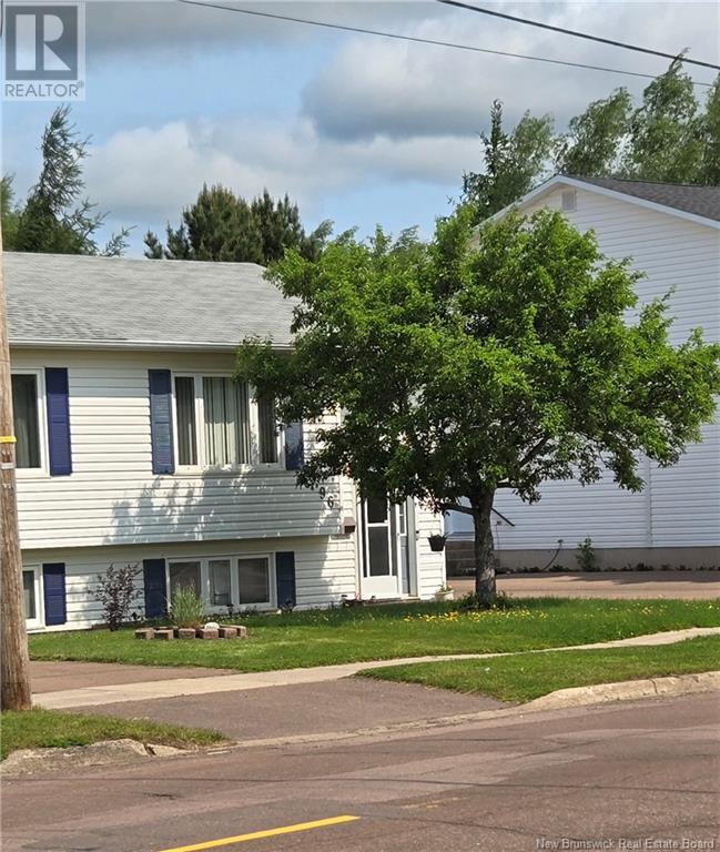 96 Pallisade Street, Moncton, New Brunswick  E1A 5K2 - Photo 3 - NB120826