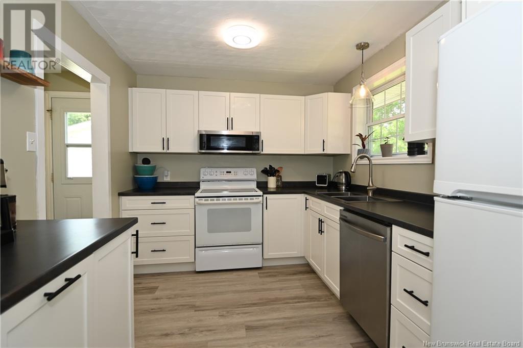 375 Macpherson Street, Fredericton, New Brunswick  E3A 5H8 - Photo 12 - NB120892
