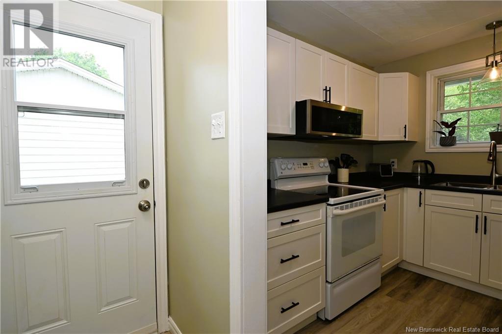375 Macpherson Street, Fredericton, New Brunswick  E3A 5H8 - Photo 9 - NB120892