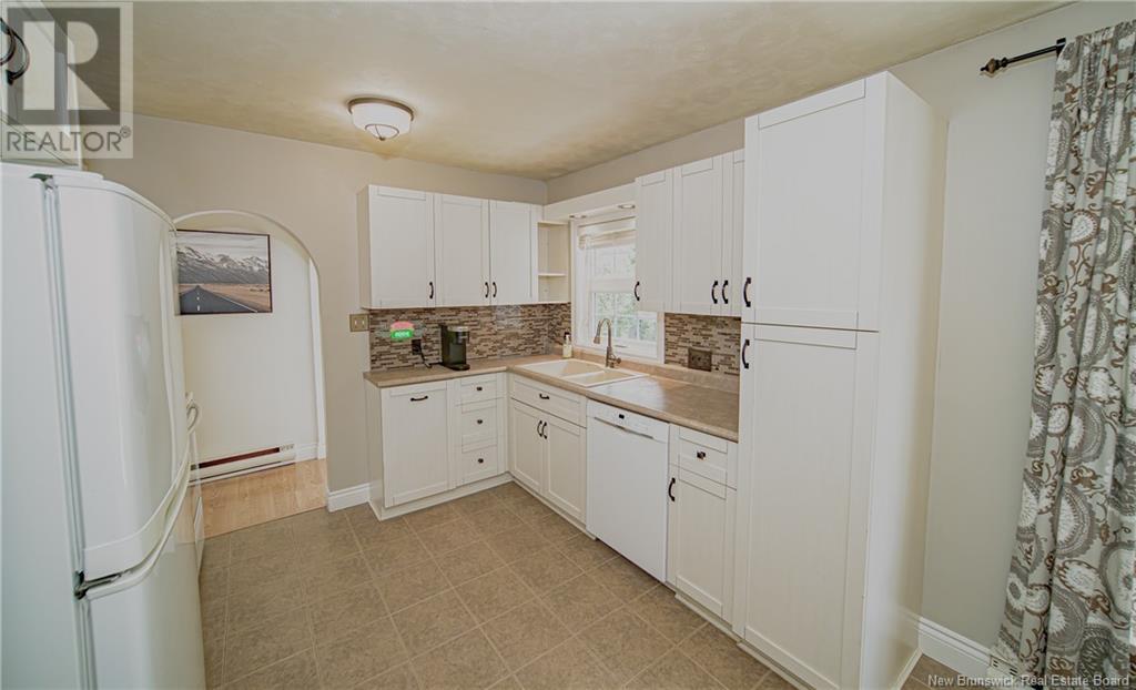 48 Barker Street, Oromocto, New Brunswick  E2V 2K9 - Photo 2 - NB120940